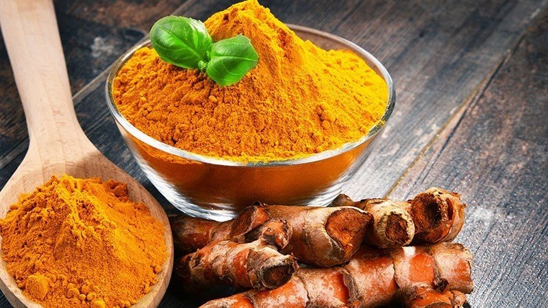 nghệ chứa curcumin là món ăn chữa đau khớp hiệu quả